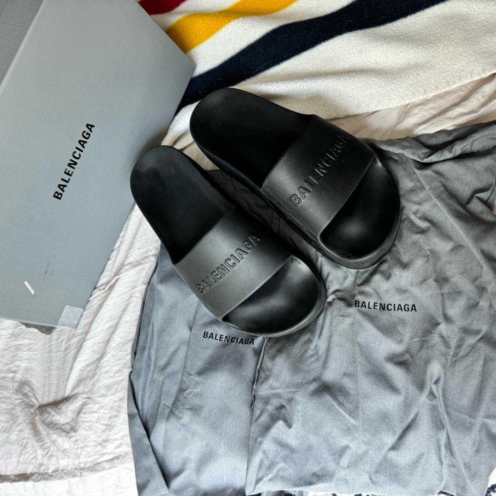 Balenciaga Black platform pool slides
Worn once